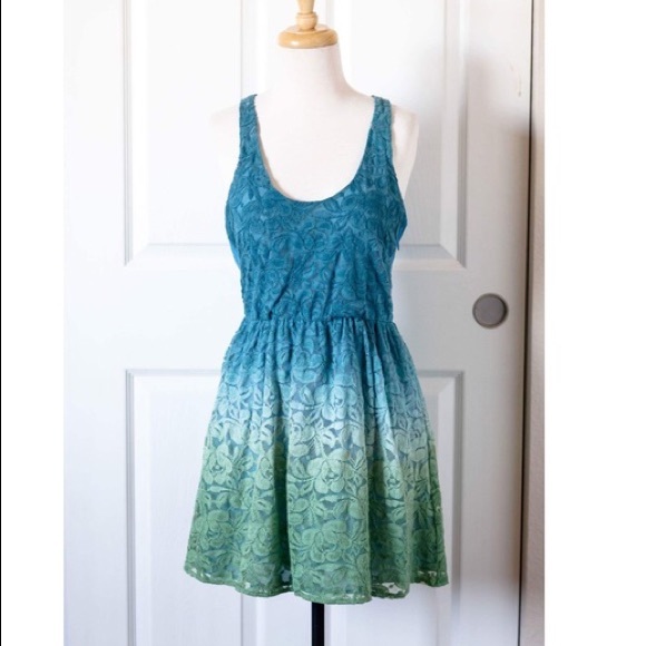 Urban outfitters lace dress - Picture 4 of 5